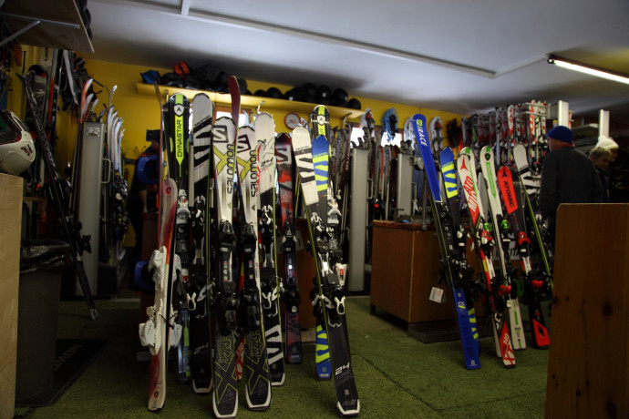 Ski equipment rental