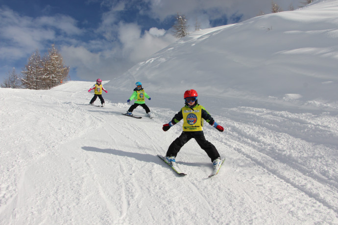 Ski & snowboard schools