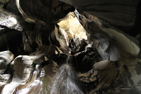 Speleocanyoning nel torrente Cormor in Valmalenco