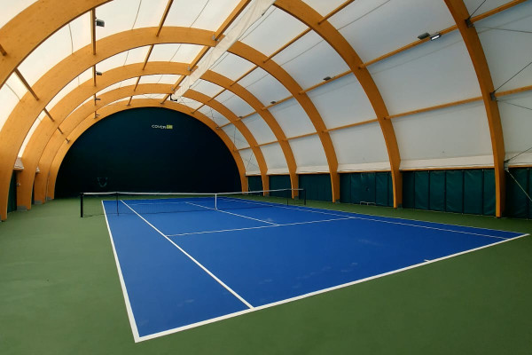 Campo da tennis indoor 